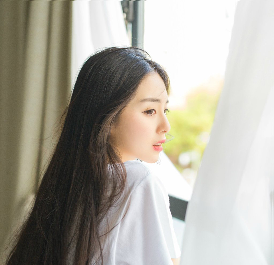 当众人警惕的来到营寨的时候，看着围在原本存放王印的房舍之外，一圈圈横七竖八的尸体以各种姿势倒在地上的时候，还是吃了一惊，不是因为死人，而是因为众人经过确认之后，这留在营寨里的四百人，竟然没有一个活口。